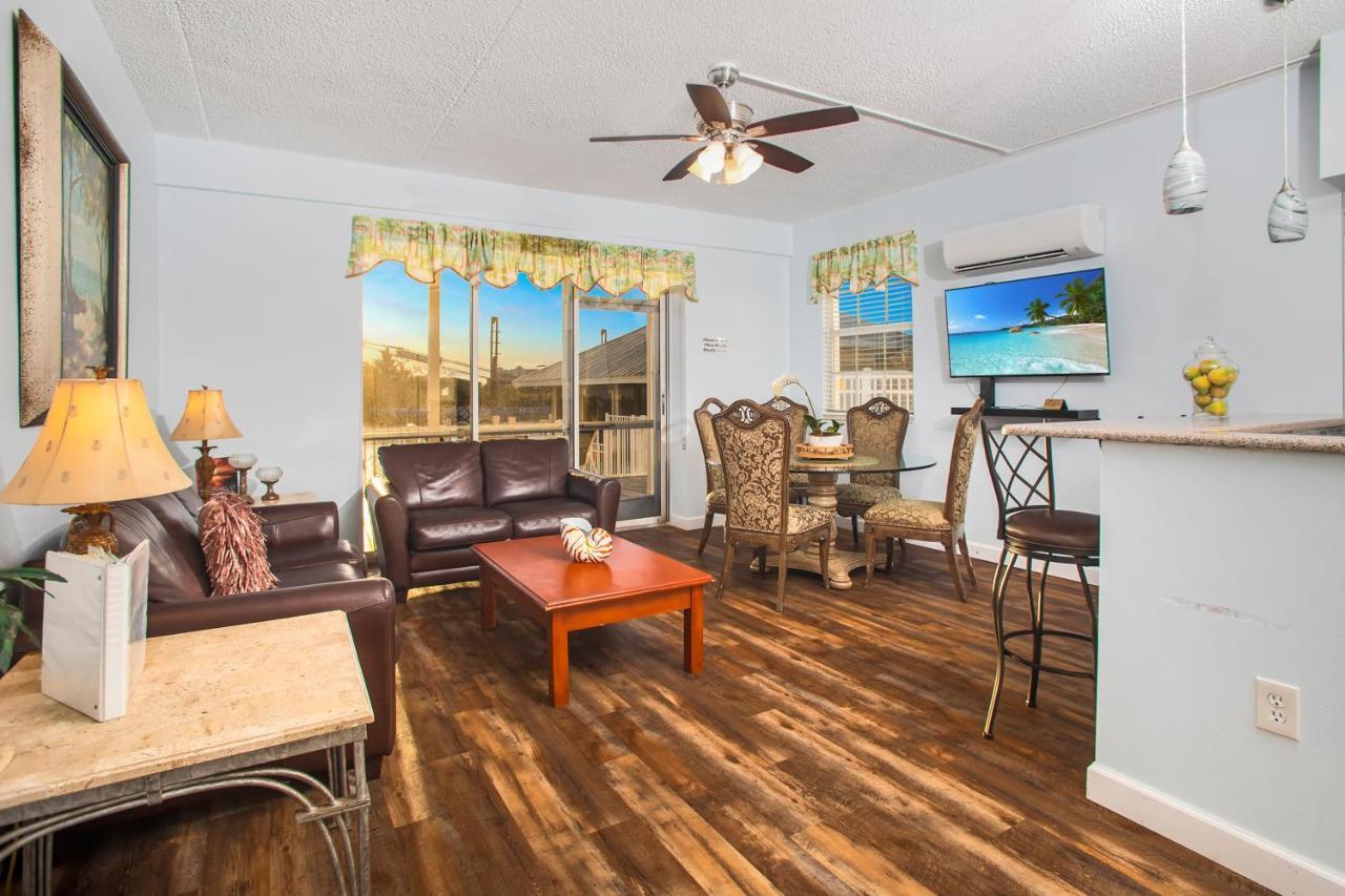 The Boathouse Motel Marco Island Exterior photo