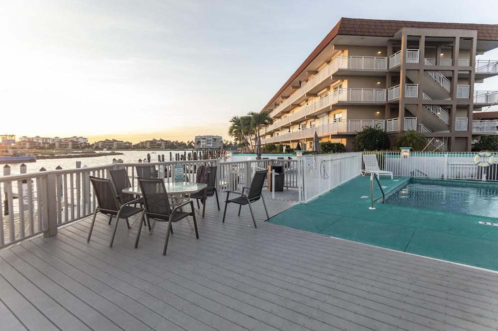 The Boathouse Motel Marco Island Exterior photo